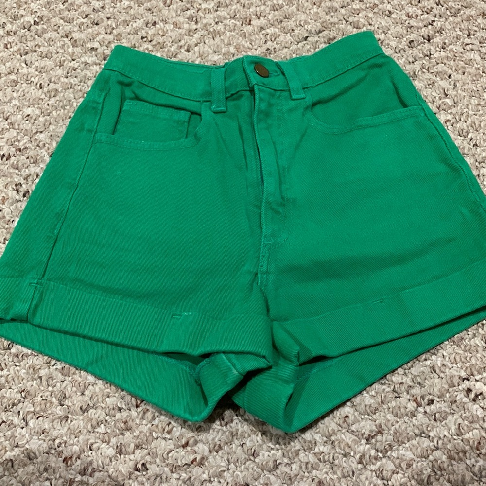 Green high waisted shorts